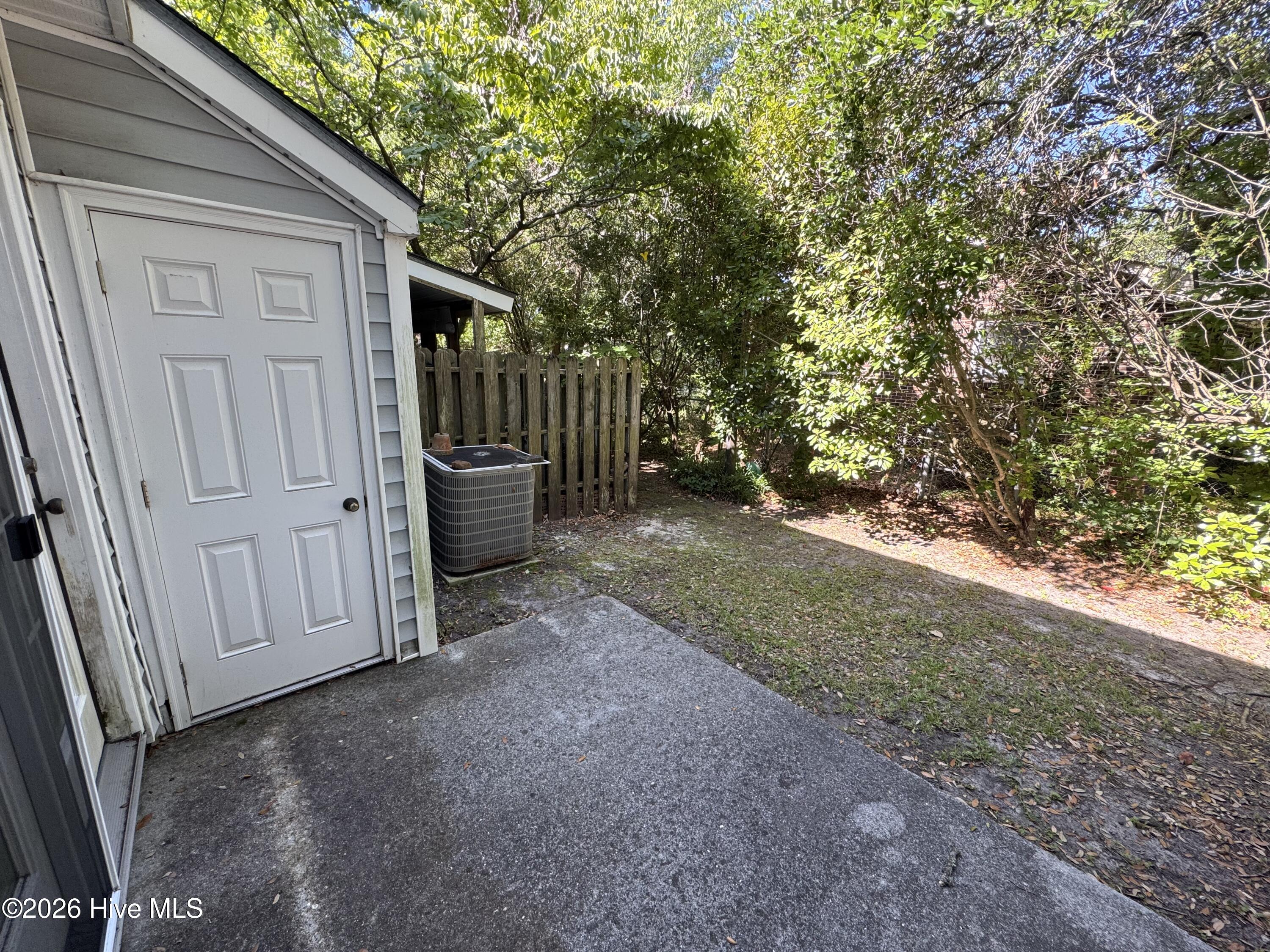 3200 Crystal Oaks Lane