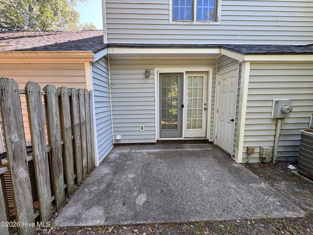 Photo of 3200 Crystal Oaks Lane, Morehead City, NC 28557 (MLS # 100575332)