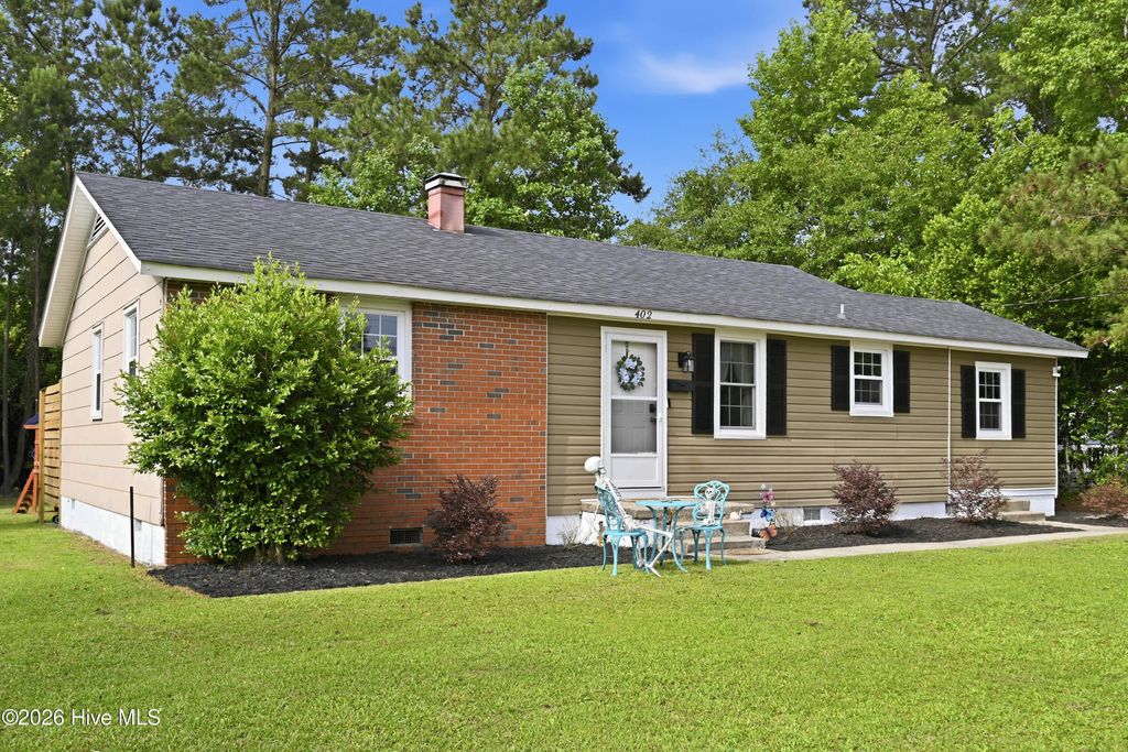 Photo of 402 Clyde Drive, Jacksonville, NC 28540 (MLS # 100580564)