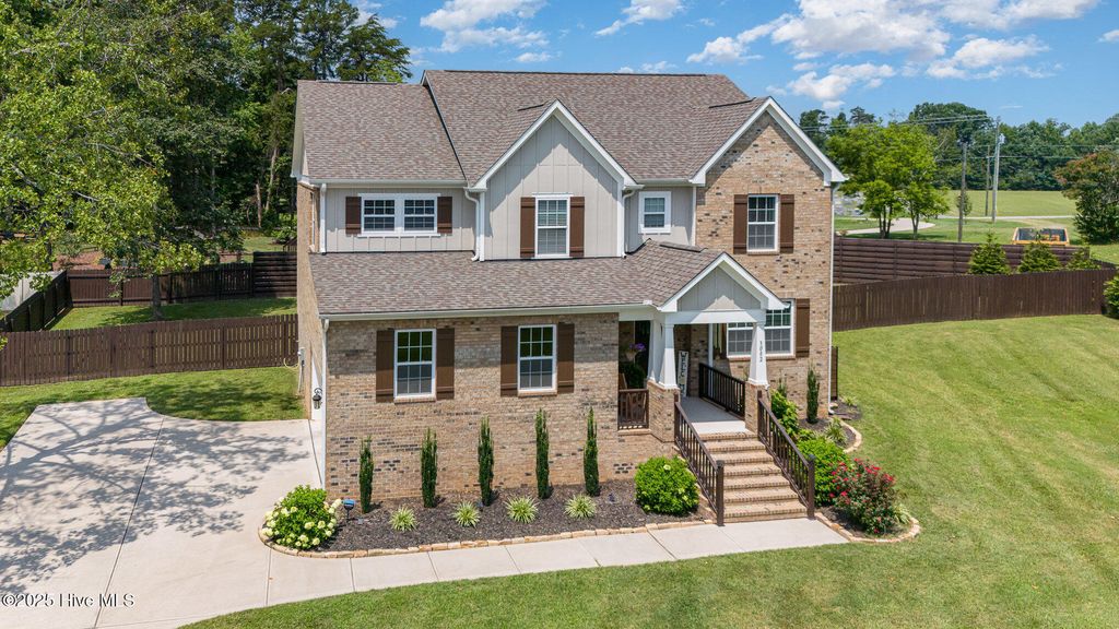 Photo of 3082 Cascade Drive, Burlington, NC 27217 (MLS # 100547190)