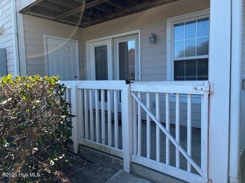 Tiny photo for 904 Litchfield Way #Unit B, Wilmington, NC 28405 (MLS # 100559322)
