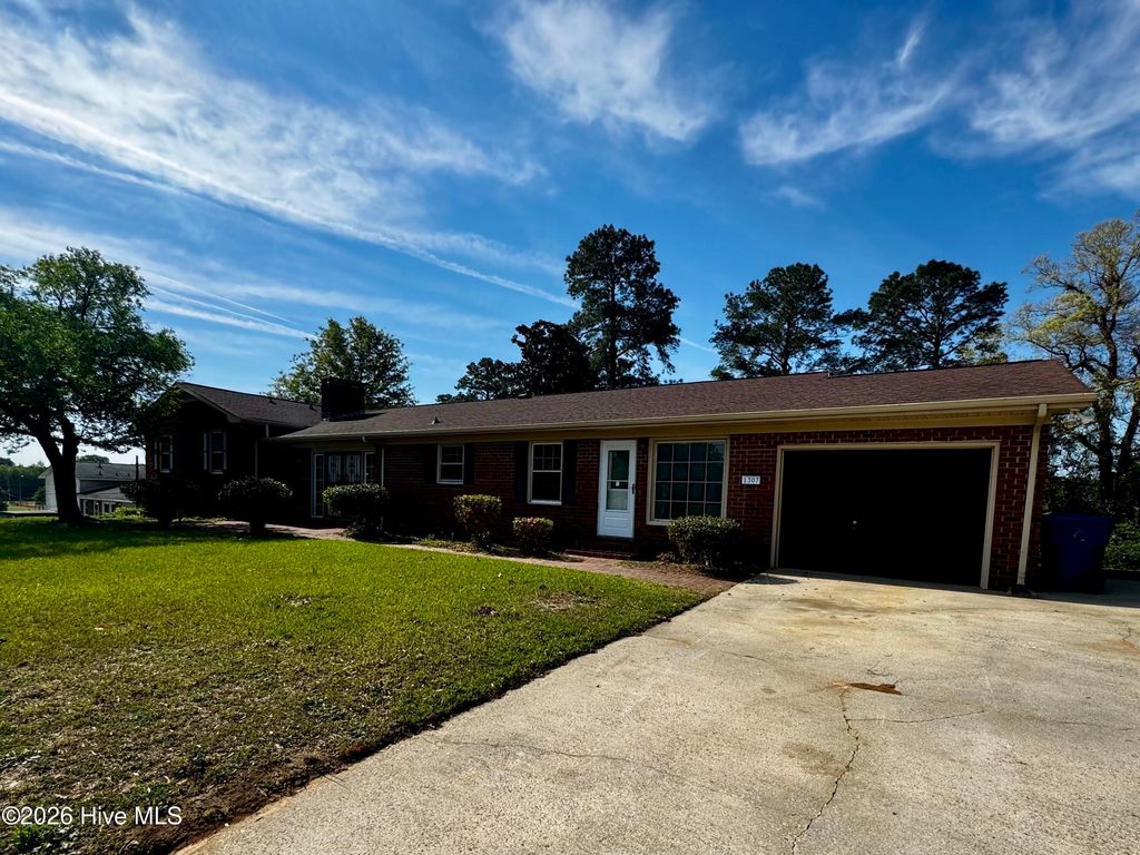 Photo of 1307 Cogdell Drive, Kinston, NC 28501 (MLS # 100566691)