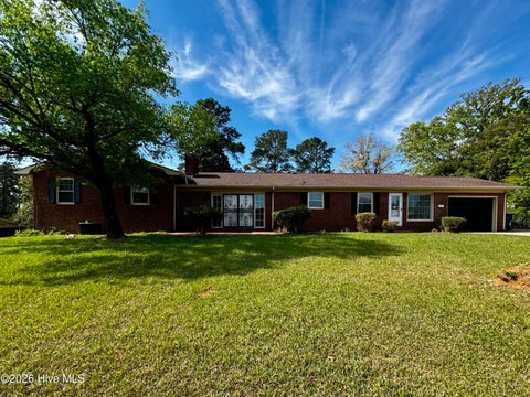 Homes For Sale - 1307 Cogdell Drive<br/> Kinston, NC 28501