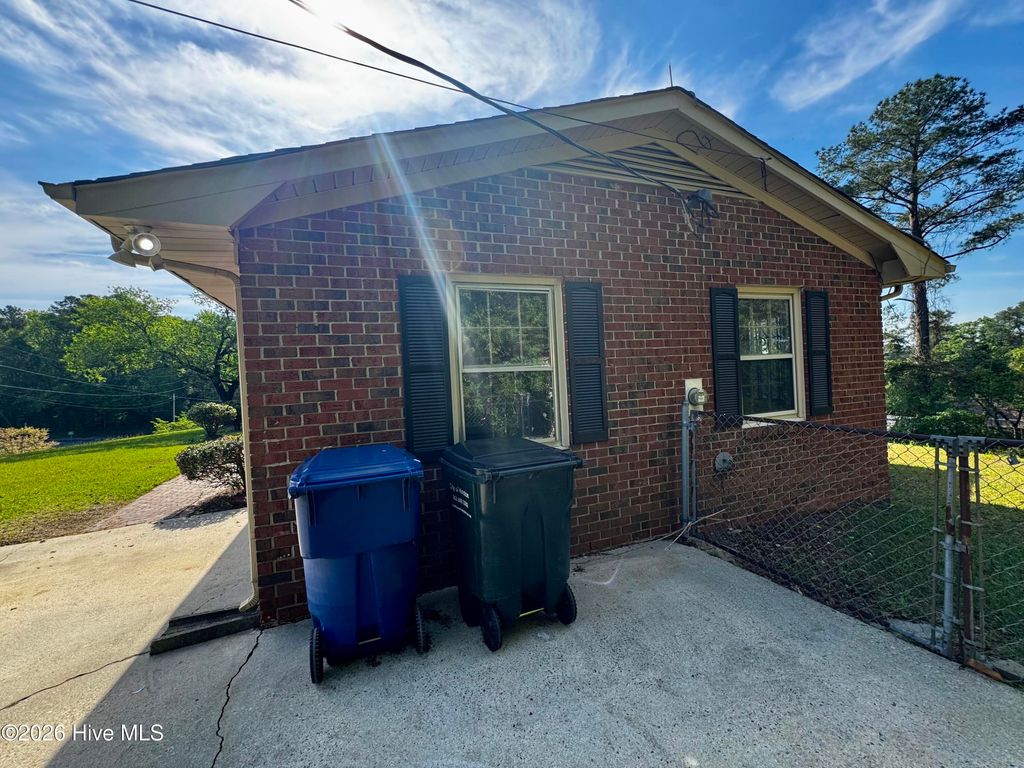 Photo of 1307 Cogdell Drive, Kinston, NC 28501 (MLS # 100566691)