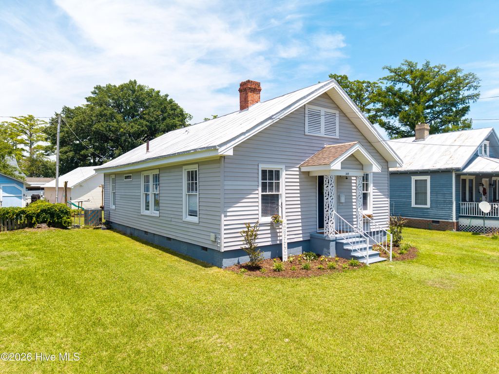 Photo of 205 E Grubb Street, Hertford, NC 27944 (MLS # 100579753)