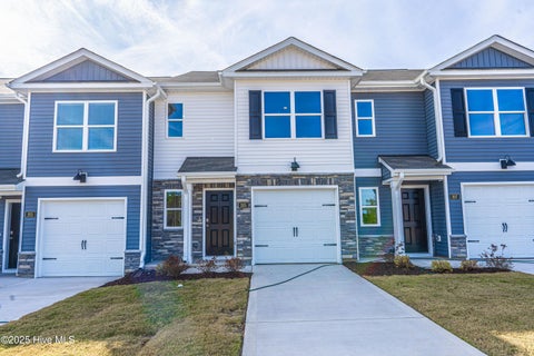 Townhouse For Rent - 205 Maddox Drive<br/> Moore County, Aberdeen, NC 28315