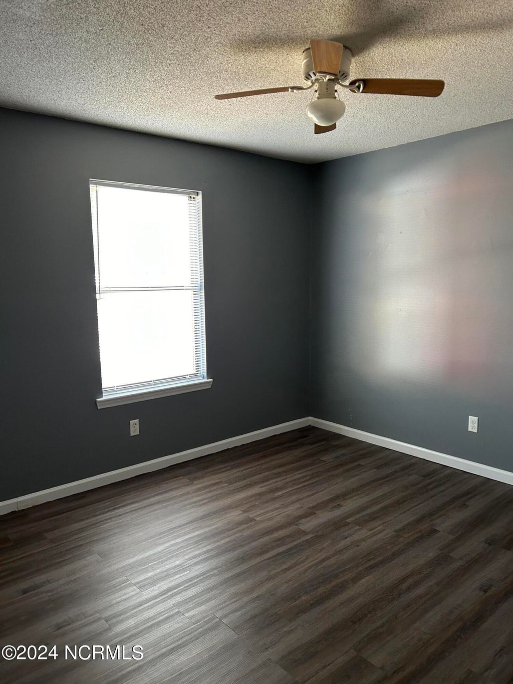 Photo of 101 Wildwood Court, Hubert, NC 28539 (MLS # 100548306)