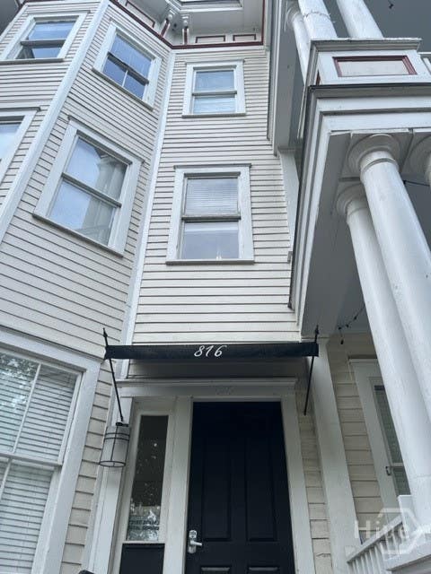 Condo For Rent - 816 Drayton Street #2B<br/> Chatham County, Savannah, GA 31401