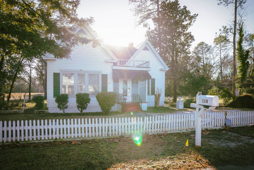 Photo of 114 Clark Street, Blythe, GA 30805 (MLS # 551373)