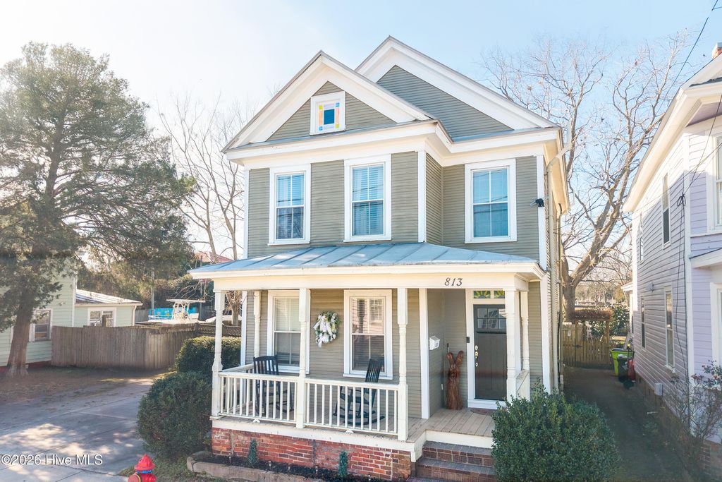 Photo of 813 N Craven Street, New Bern, NC 28560 (MLS # 100549243)