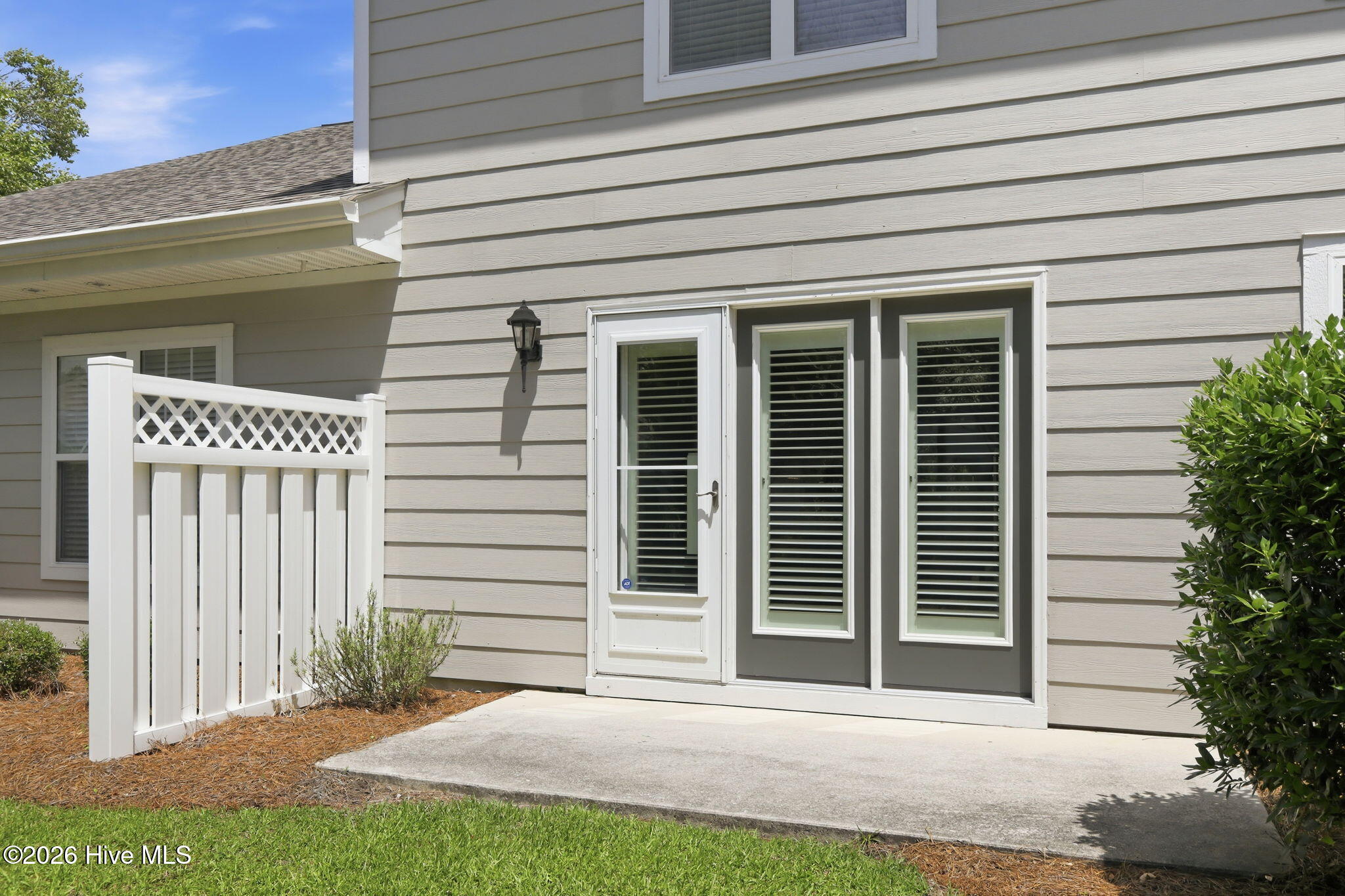 102 Oleander Court