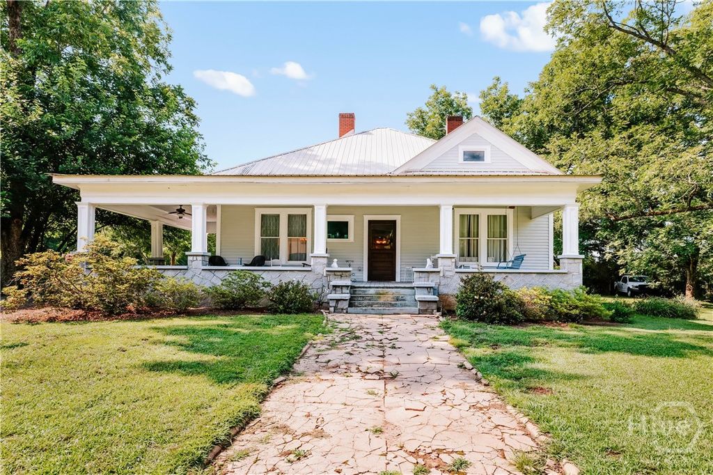 Photo of 670 S Railroad Avenue, Carlton, GA 30627 (MLS # CL357136)