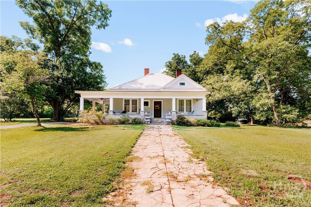 Photo of 670 S Railroad Avenue, Carlton, GA 30627 (MLS # CL357136)