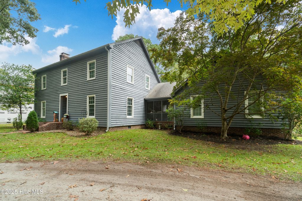 Photo of 2011 Williamson Drive, New Bern, NC 28562 (MLS # 100532235)