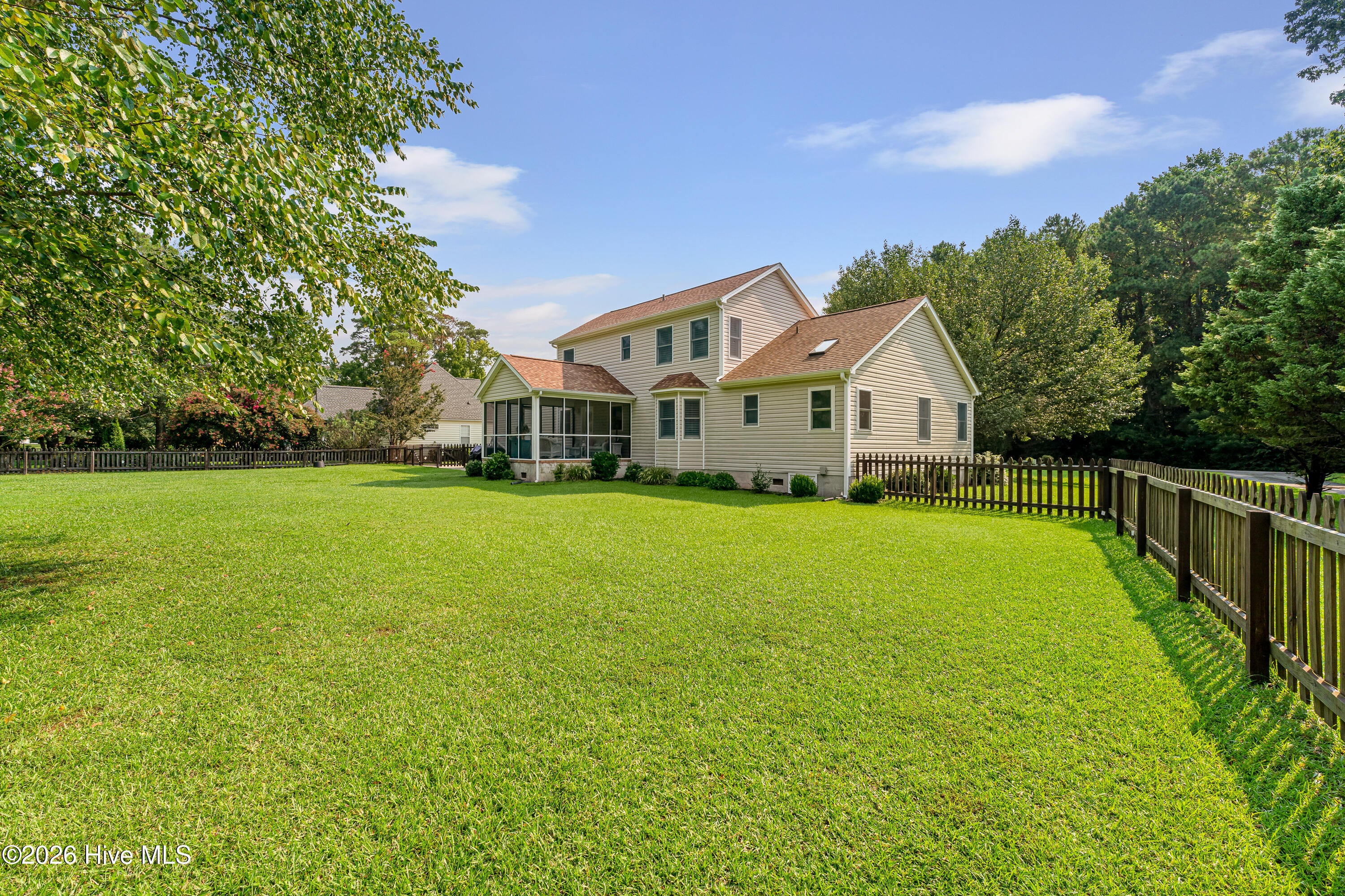 415 Hillcrest Drive