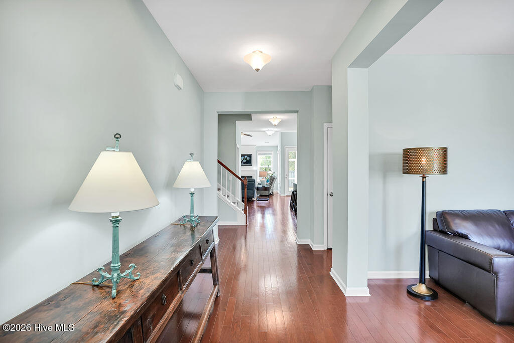 633 Steele Loop