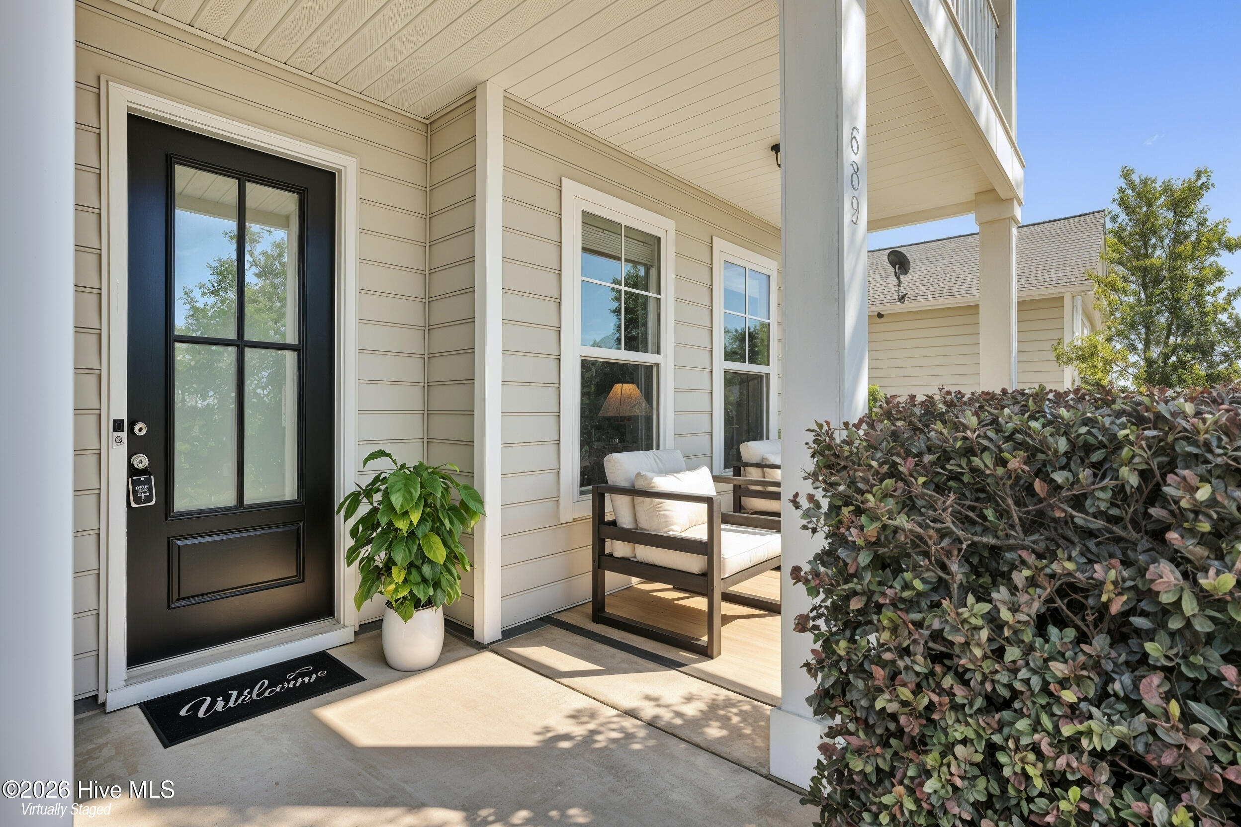 633 Steele Loop