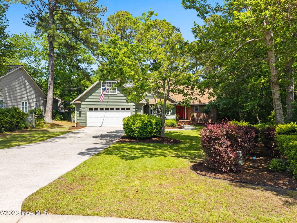 Photo of 2490 Glen Drive, Little River, SC 29566 (MLS # 100567535)