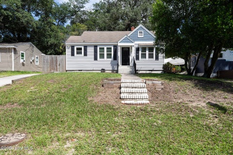 Tiny photo for 2017 Burnett Boulevard, Wilmington, NC 28401 (MLS # 100604498)