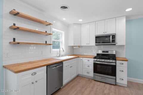 Tiny photo for 2017 Burnett Boulevard, Wilmington, NC 28401 (MLS # 100604498)