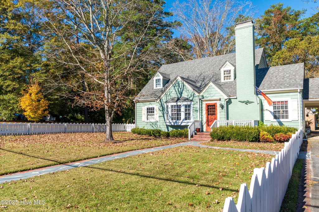 Photo of 107 W Watson Street, Windsor, NC 27983 (MLS # 100539631)