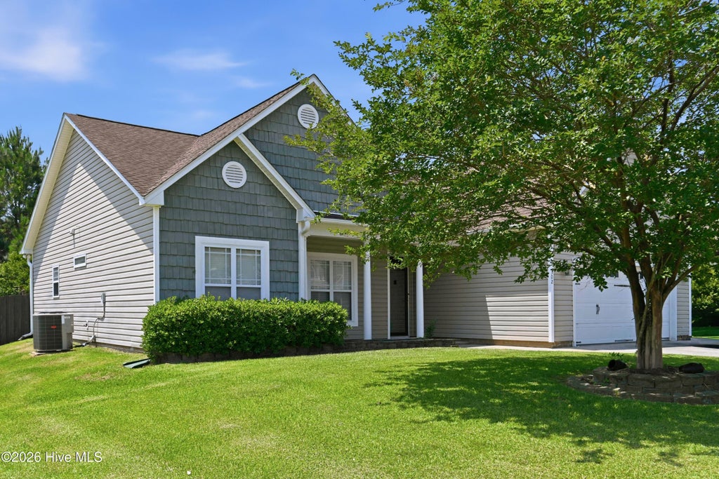 Photo of 302 Wynbrookee Lane, Jacksonville, NC 28546 (MLS # 100582314)