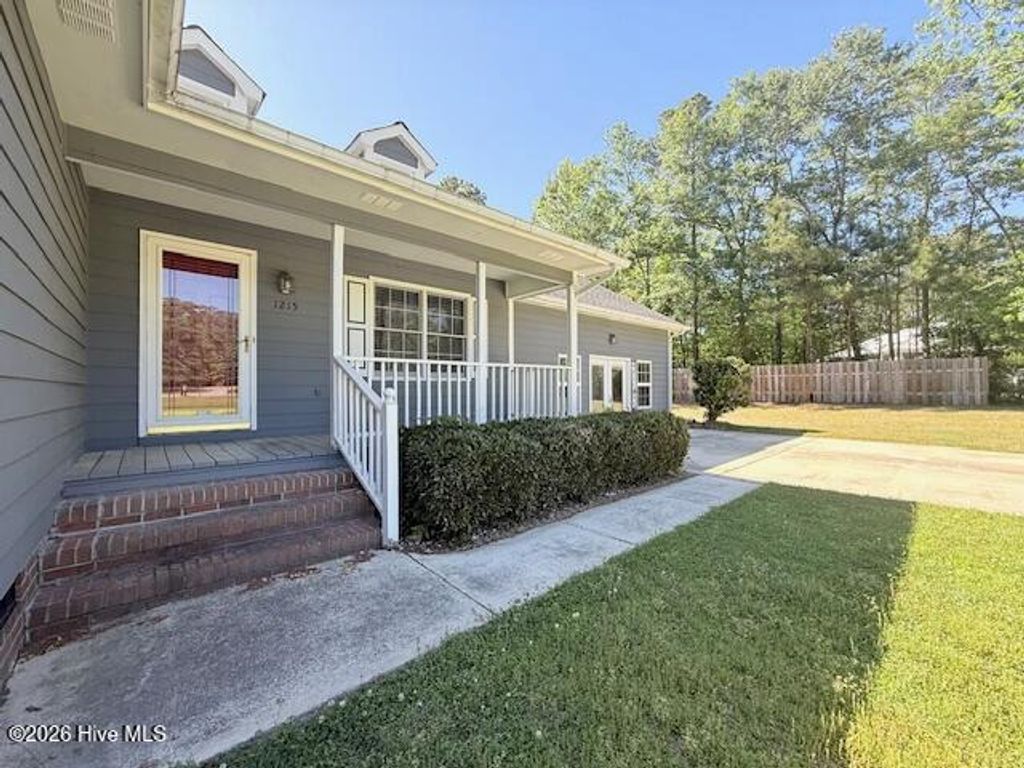 Photo of 1215 Willow Springs Drive W, Richlands, NC 28574 (MLS # 100568821)