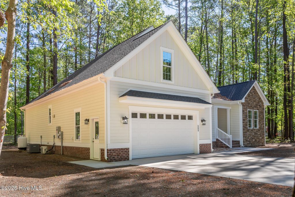 Photo of 111 Chatooga Court E, Hertford, NC 27944 (MLS # 100566585)
