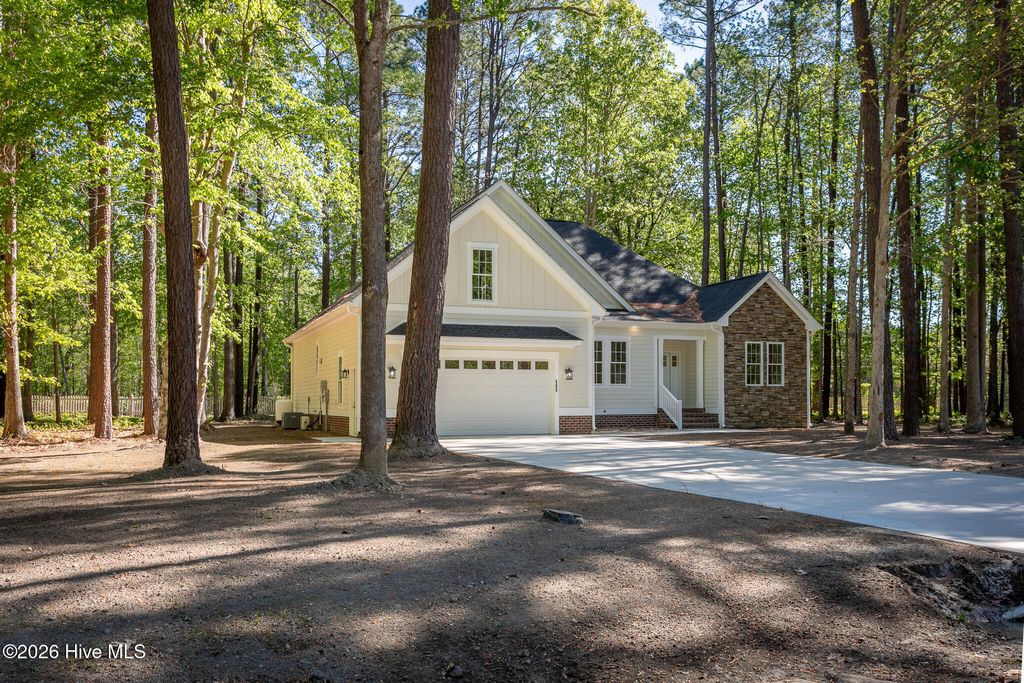 Photo of 111 Chatooga Court E, Hertford, NC 27944 (MLS # 100566585)
