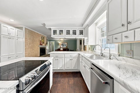 Tiny photo for 406 Country Club Drive, Jacksonville, NC 28546 (MLS # 100590378)