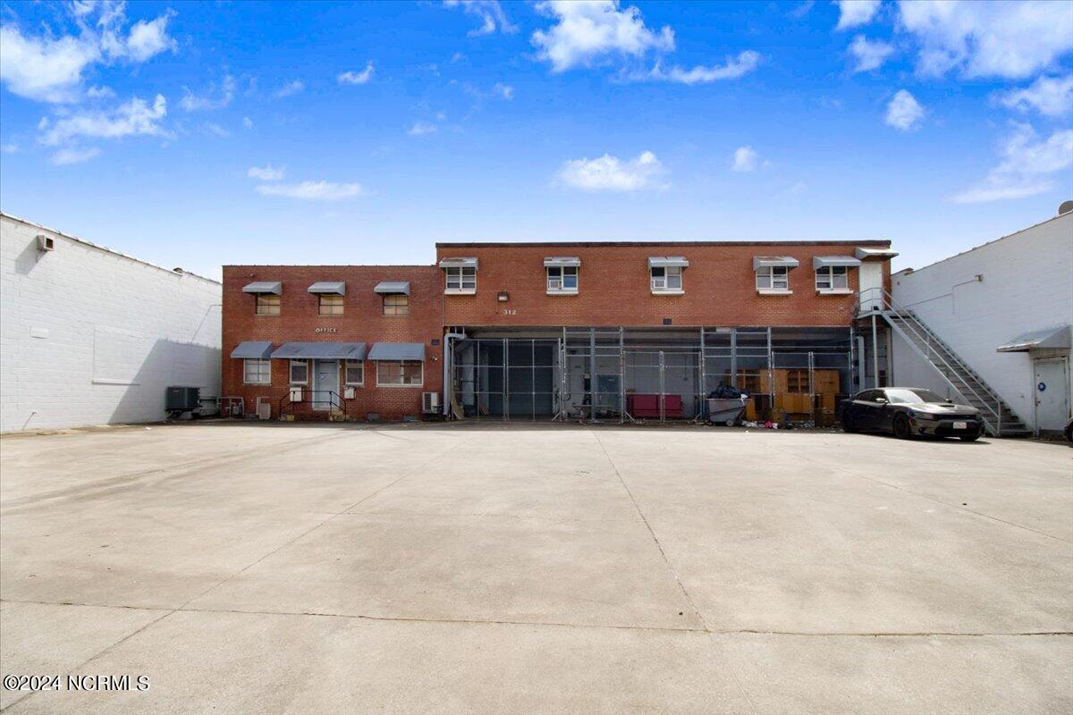 312 Herring Avenue E