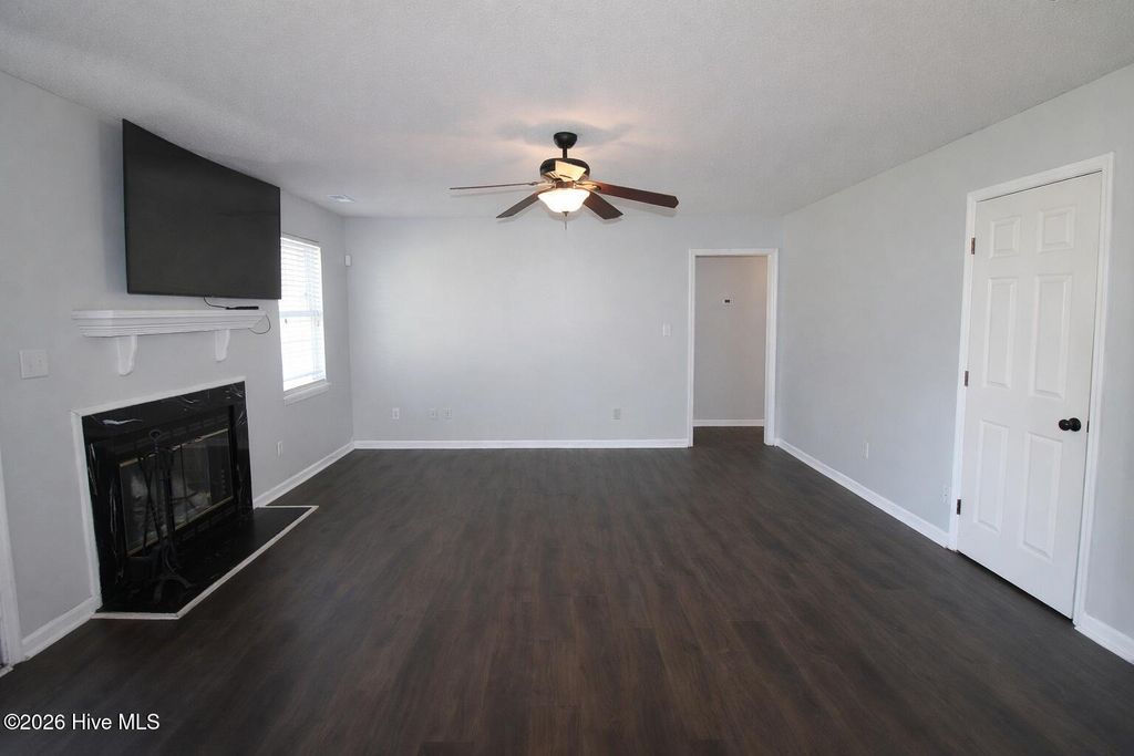 Photo of 302 Paddock Place, Jacksonville, NC 28546 (MLS # 100558952)