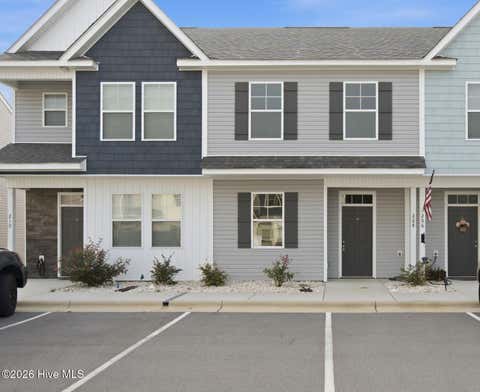 Townhouse For Sale - 208 Sandy Cove Lane<br/> Sneads Ferry, NC 28460