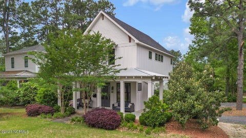 Homes For Rent - 180 E Delaware Avenue<br/> Southern Pines, NC 28387