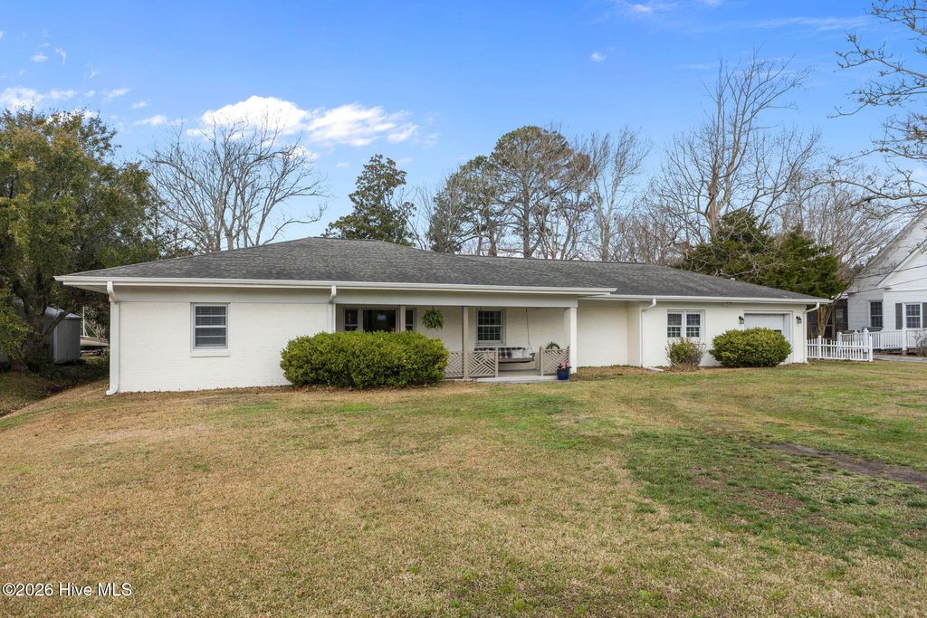 Photo of 1309 Live Oak Street, Beaufort, NC 28516 (MLS # 100559709)