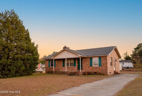 Homes For Sale - 101 Ellenton Avenue<br/> Hamlet, NC 28345