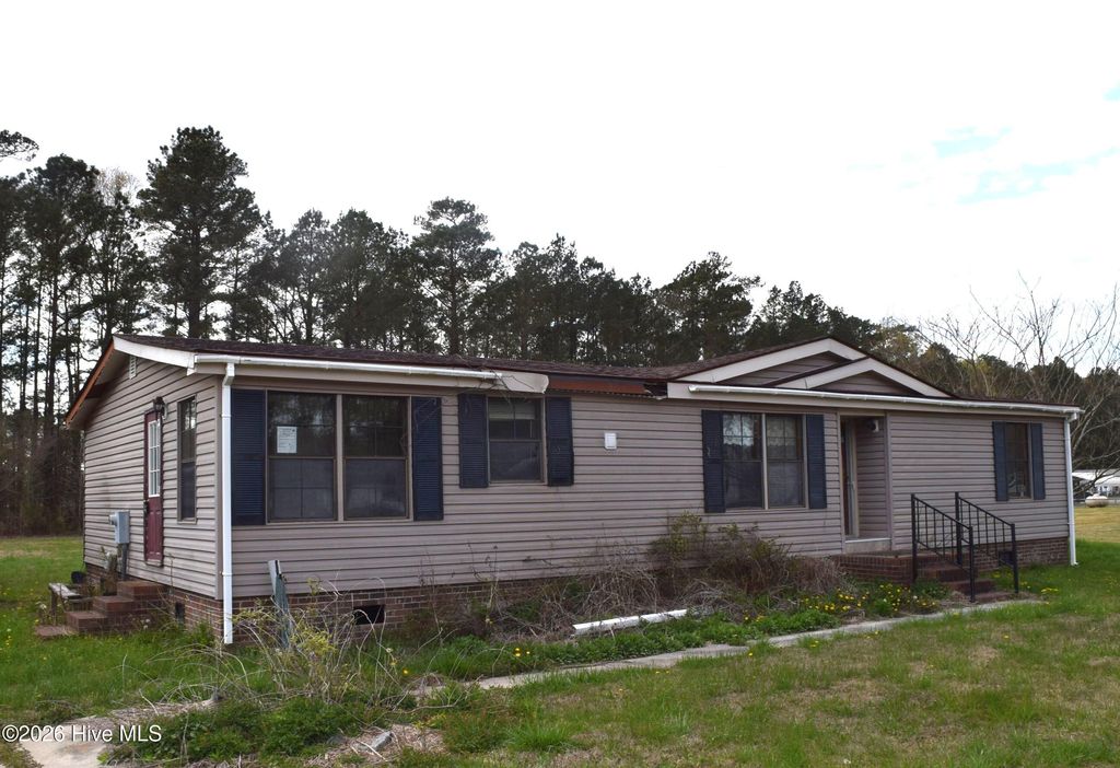 Photo of 3029 Crystal Lake Drive, Elizabeth City, NC 27909 (MLS # 100564858)