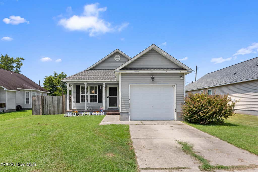 Photo of 506 Mattocks Avenue, Maysville, NC 28555 (MLS # 100592672)