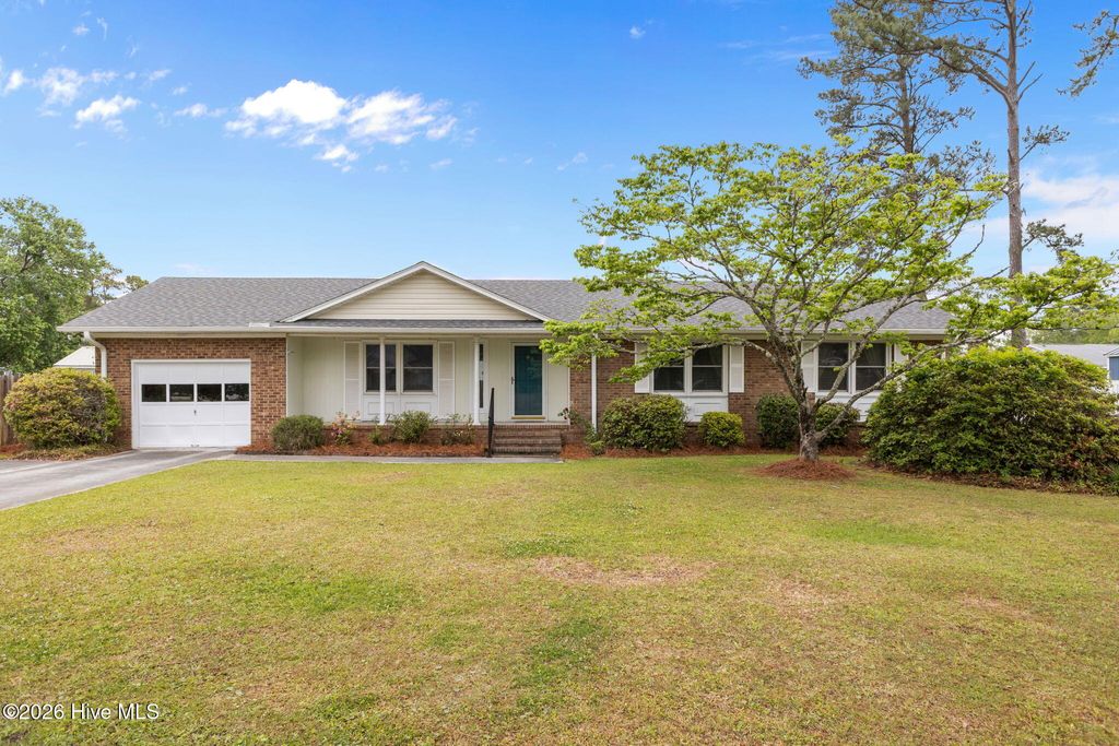 Photo of 902 Hedrick Boulevard, Morehead City, NC 28557 (MLS # 100574614)