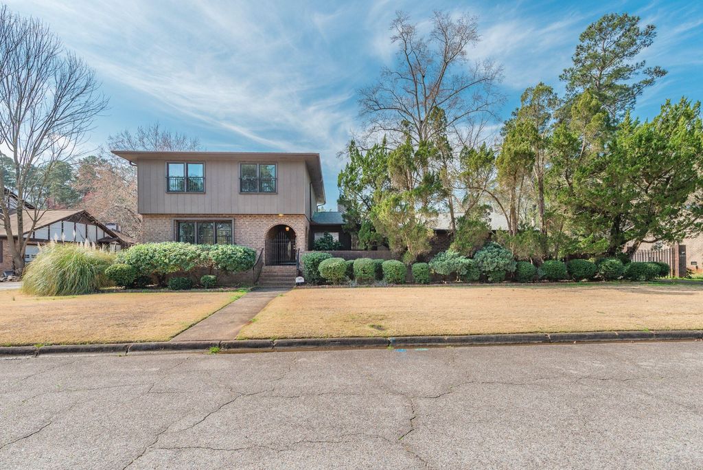 Photo of 2706 Butler Place, Augusta, GA 30909 (MLS # 553036)