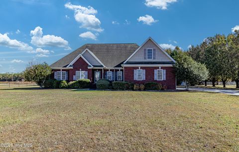 Homes For Sale - 301 Edgebrook Drive<br/> Pikeville, NC 27863