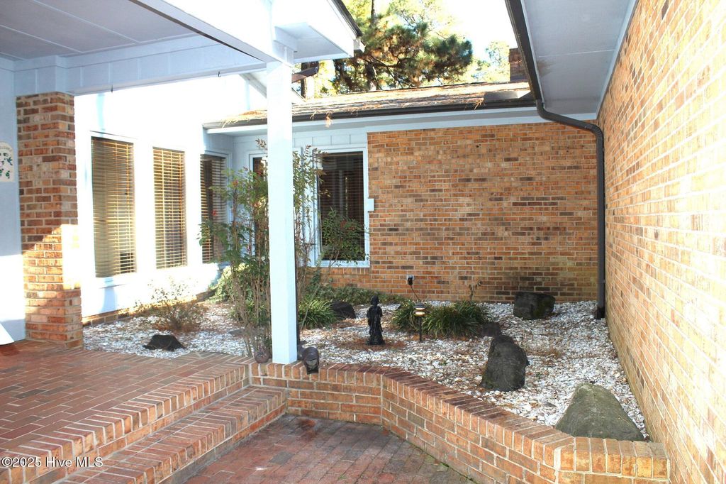 Photo of 36 Birdie Drive, Whispering Pines, NC 28327 (MLS # 100547002)