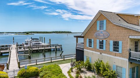 Tiny photo for 901 Meadowbrook S #Unit 901, Swansboro, NC 28584 (MLS # 100573975)