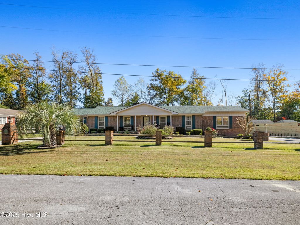 Photo of 15 Dressler Drive, Jacksonville, NC 28540 (MLS # 100544325)