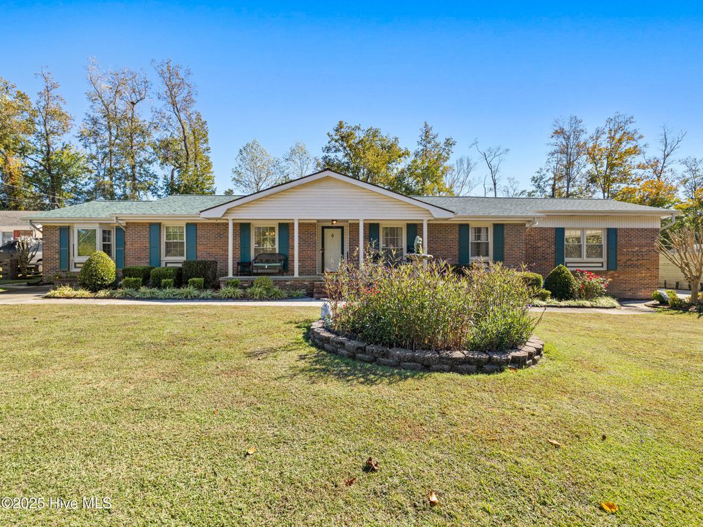 Photo of 15 Dressler Drive, Jacksonville, NC 28540 (MLS # 100544325)