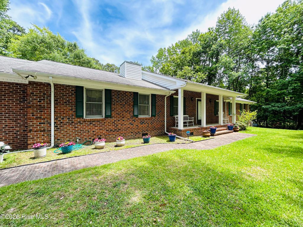 Photo of 108 Deerfield Road, Jacksonville, NC 28540 (MLS # 100573549)
