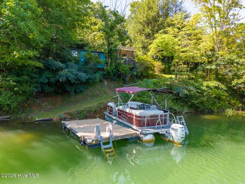 Mobile Home For Sale - 208 Lakeview Drive<br/> Graham County, Robbinsville, NC 28771
