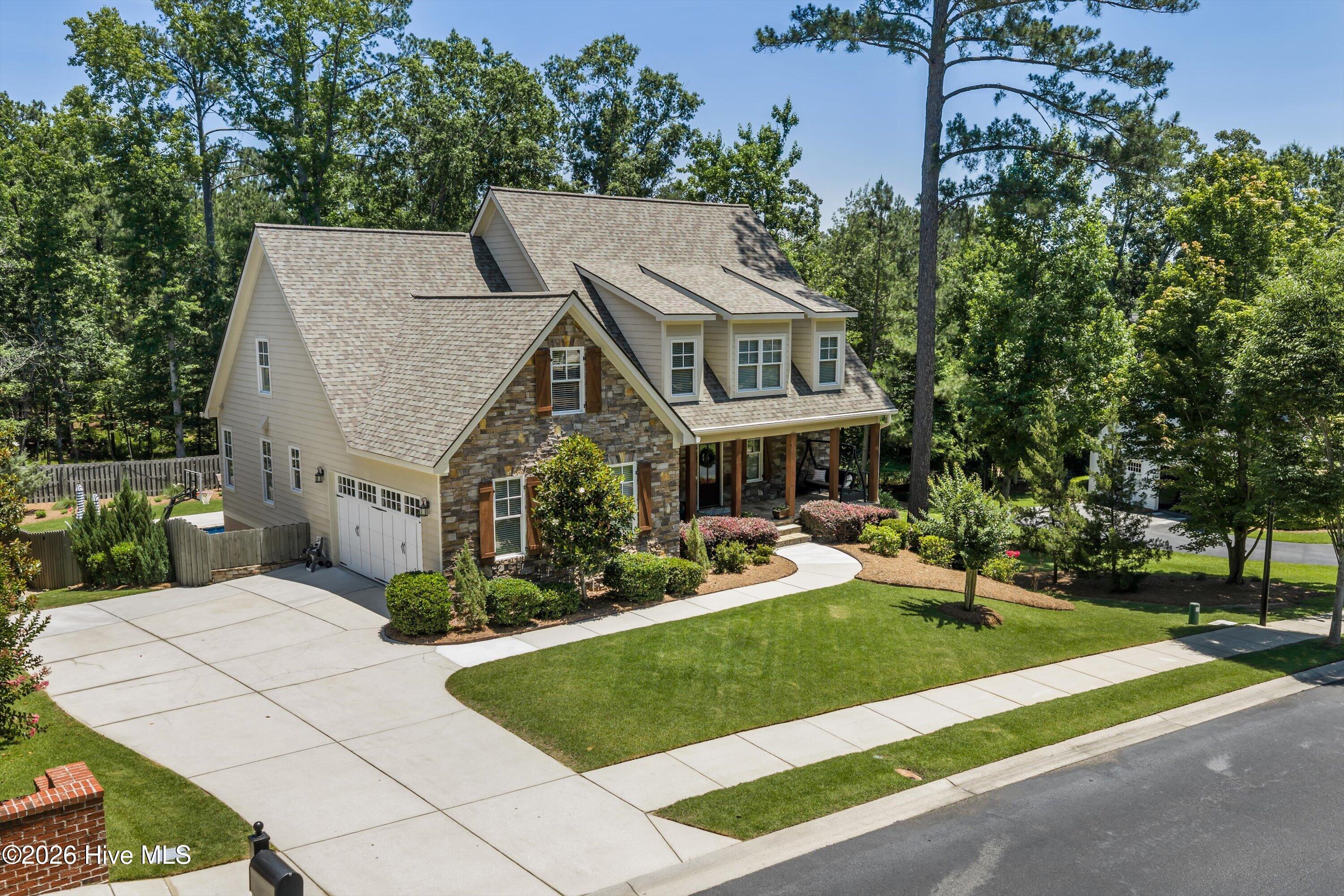 717 Bishops Circle