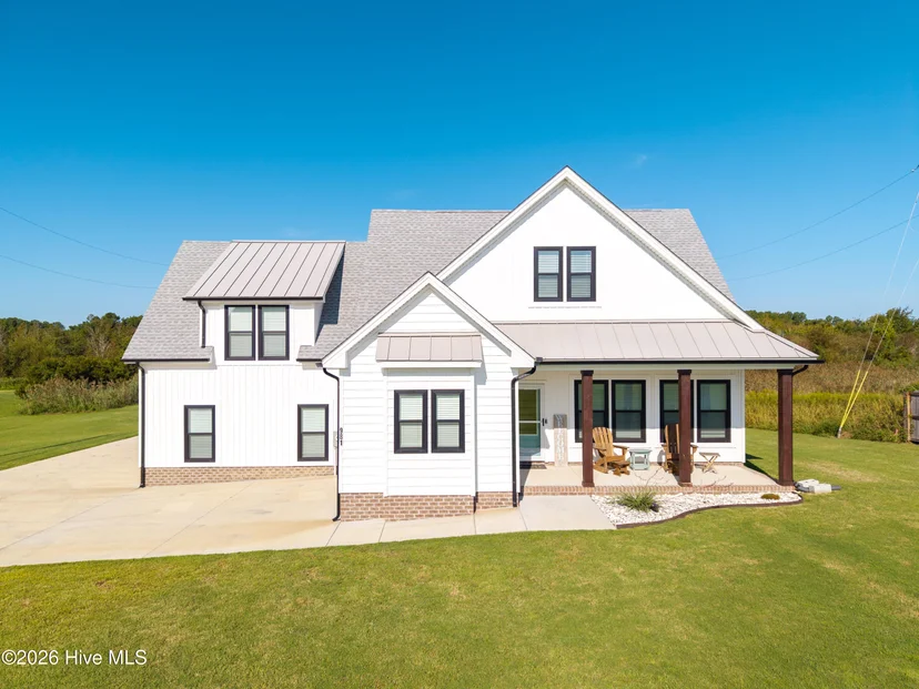 981 Waterlily Road, photo 1 of 40