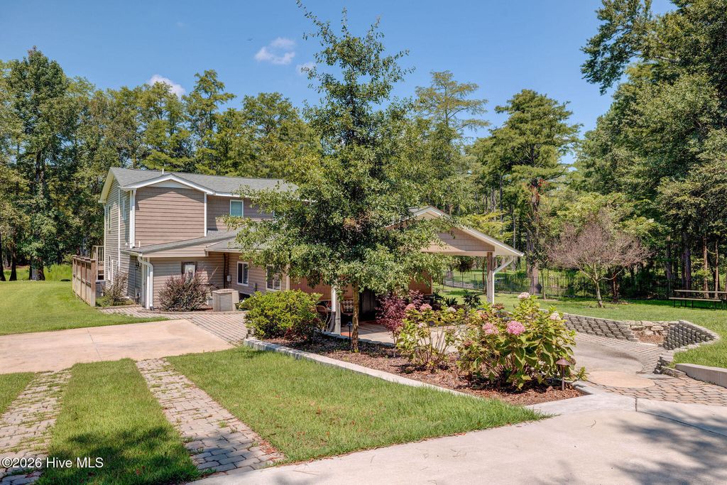 Photo of 151 Pansy Lane, Hampstead, NC 28443 (MLS # 100558109)